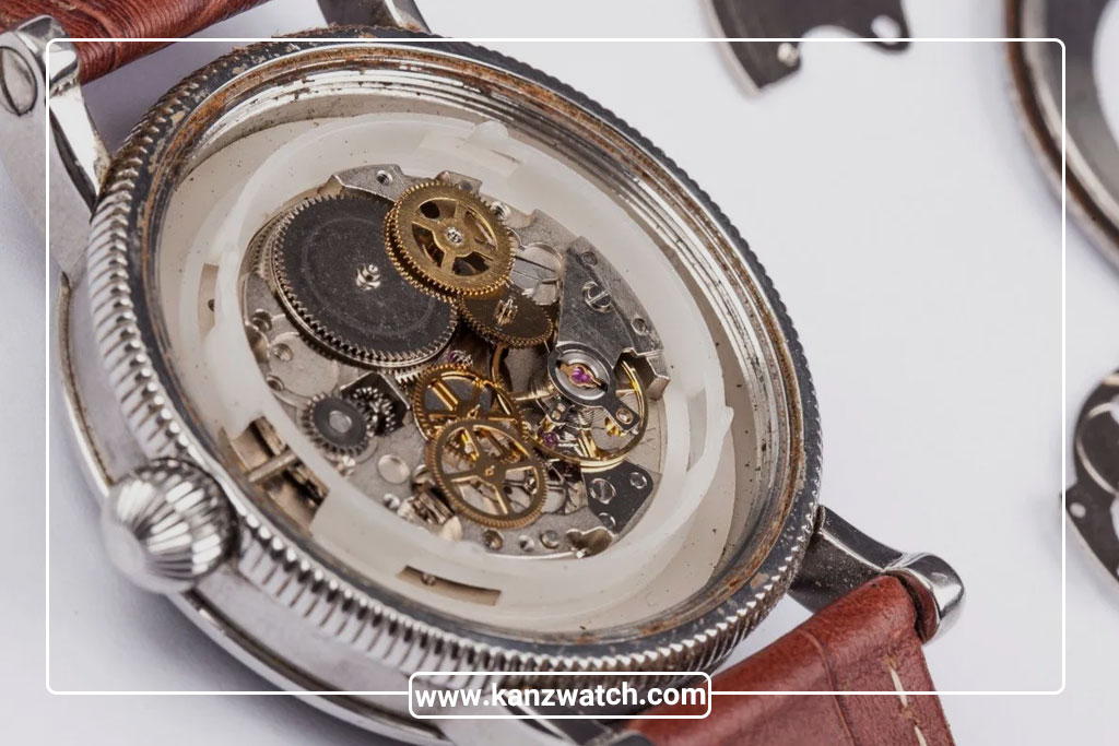 Analogue watch