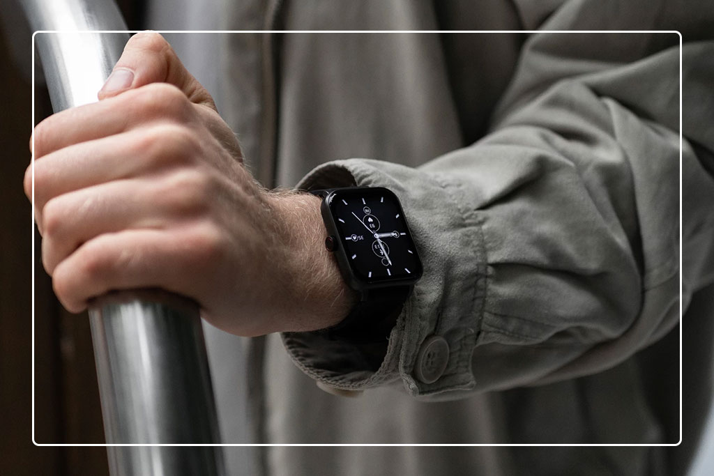 Smart watches in a classic format